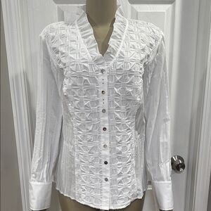 JUST WHITE CRINKLE BLOUSE.